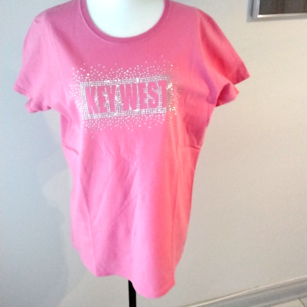 Ladies pink t-shirt with Keywest logo in sequins, size Large